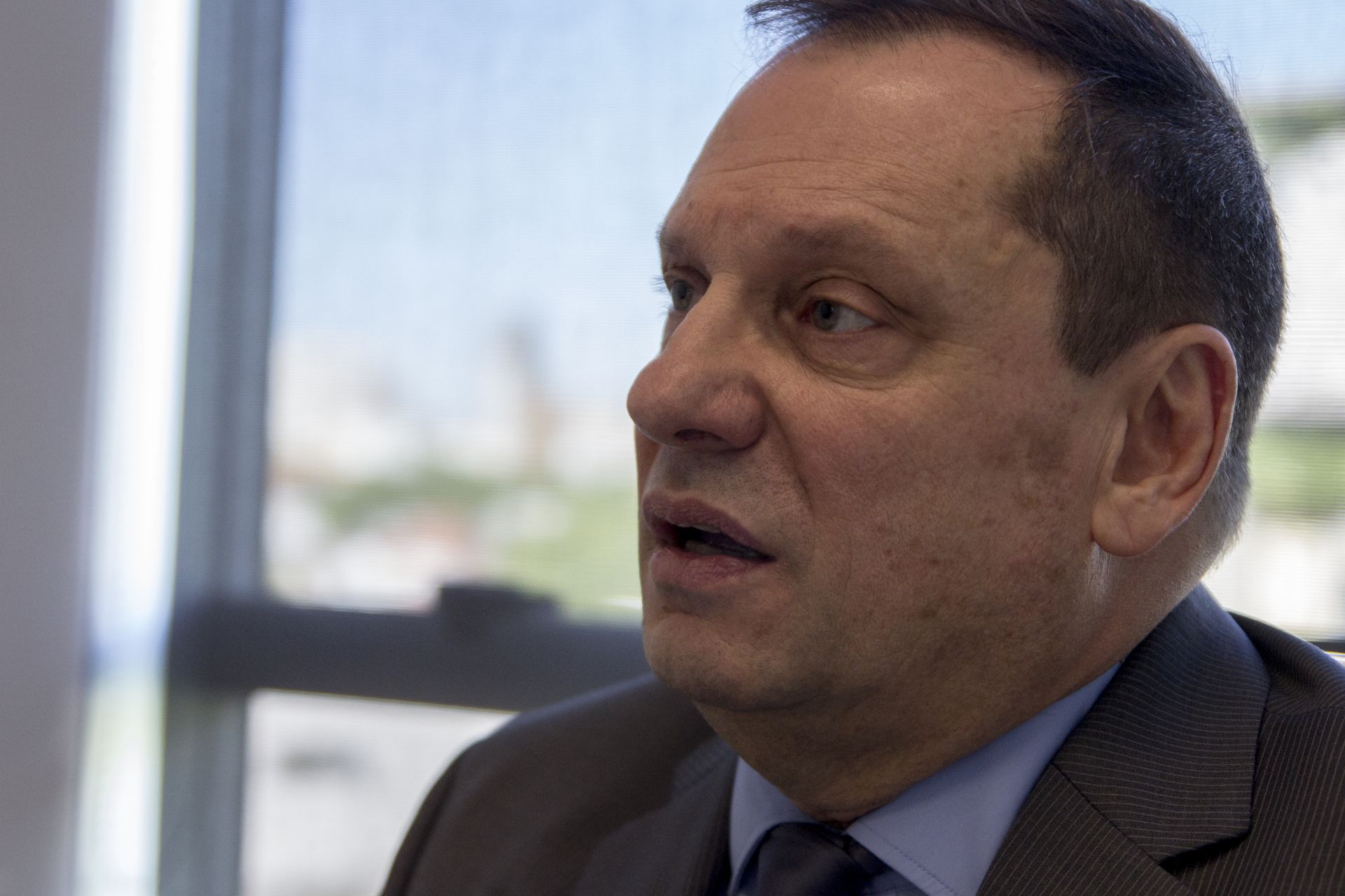 French Girlfriend Gets Caught - Fucking Car Gear ShiftAmateur Anal Hardcore